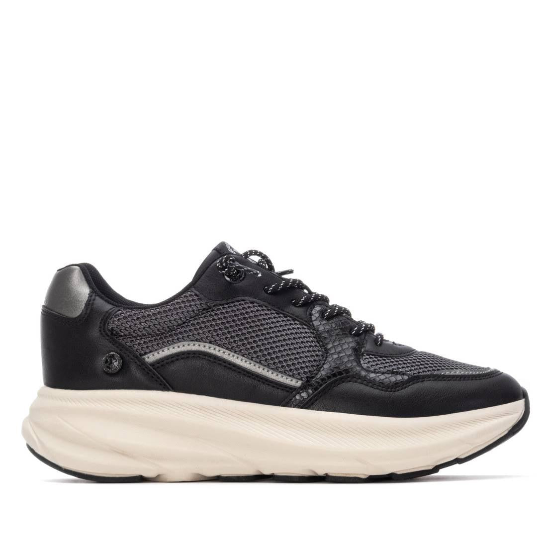 Zapatilla de mujer plano Xti 14468602