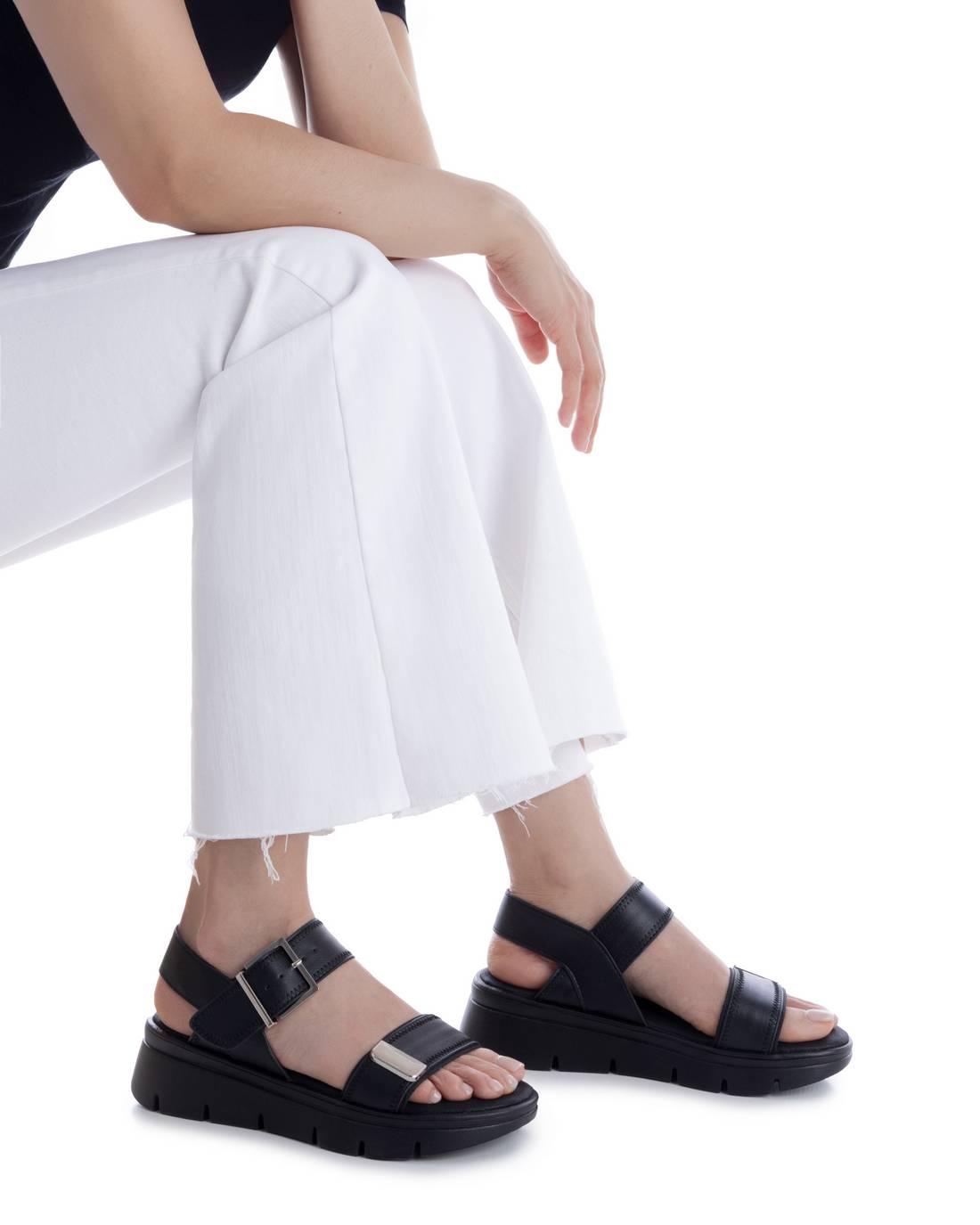 Sandalia plana de mujer Refresh 17516102