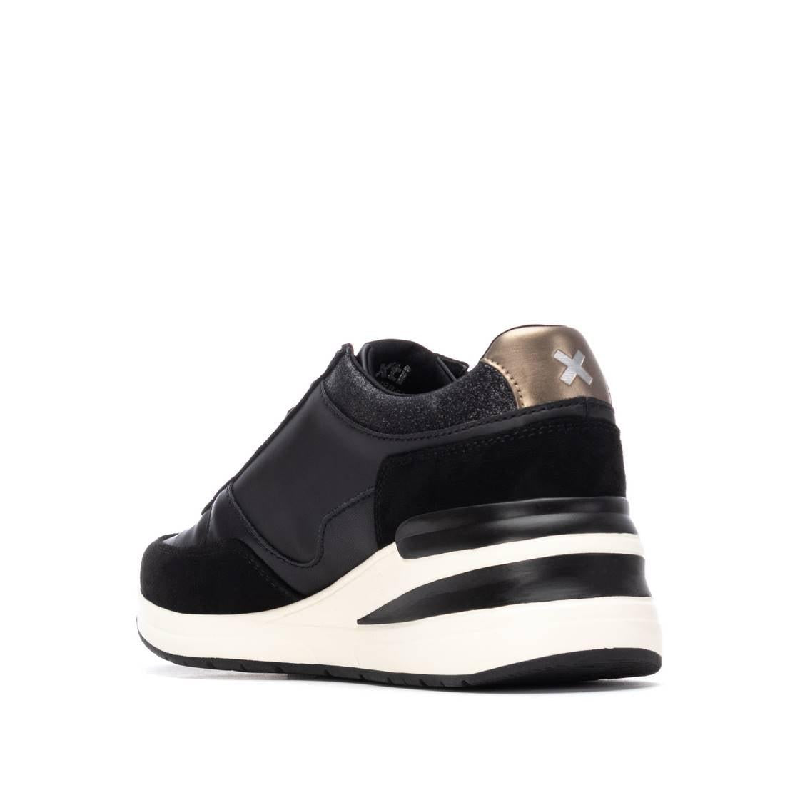 Zapatilla de mujer plano Xti 14462804