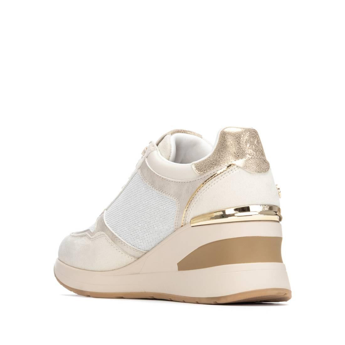 Zapatilla de mujer con cuña Xti 14437901