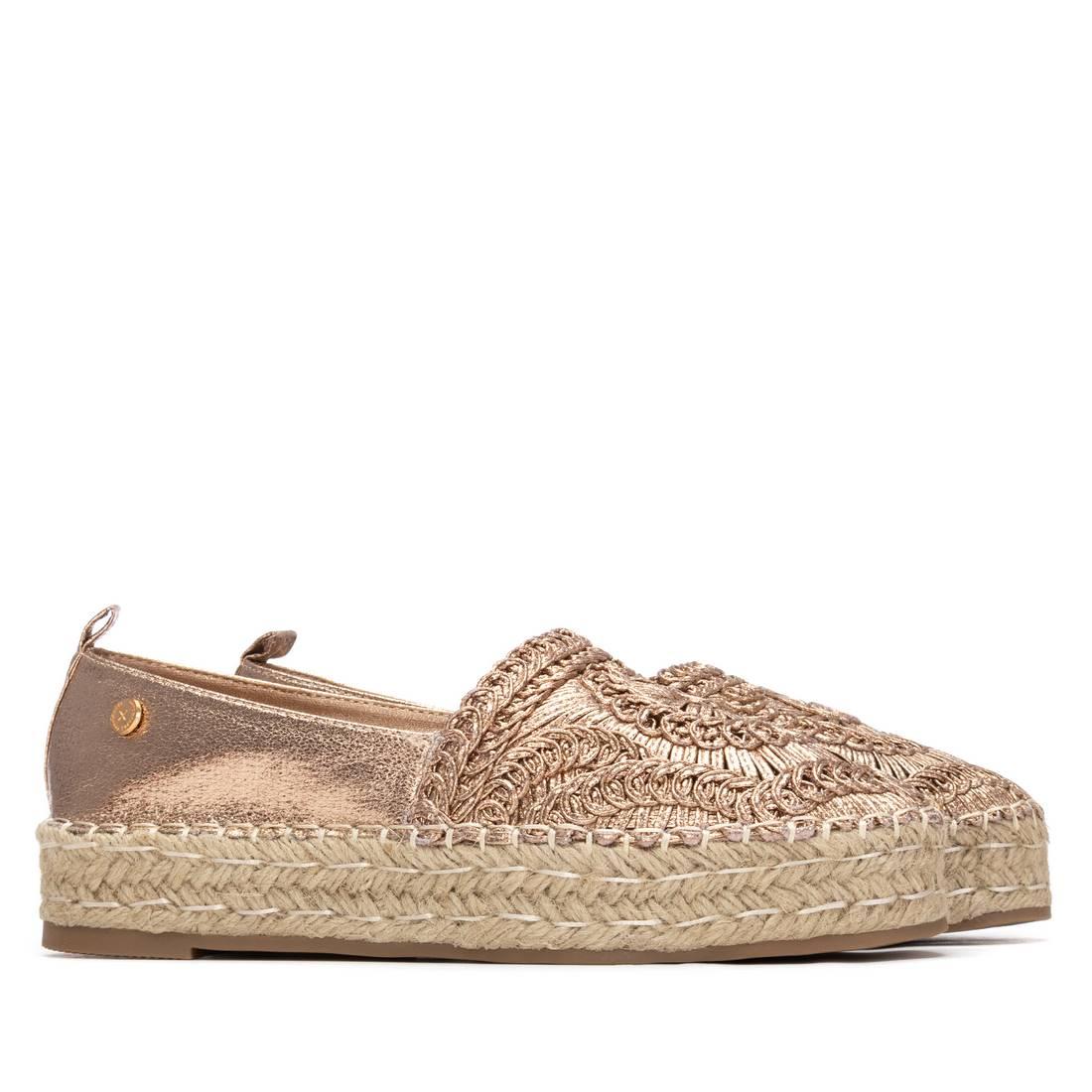 Zapato de mujer plano Xti 14544303