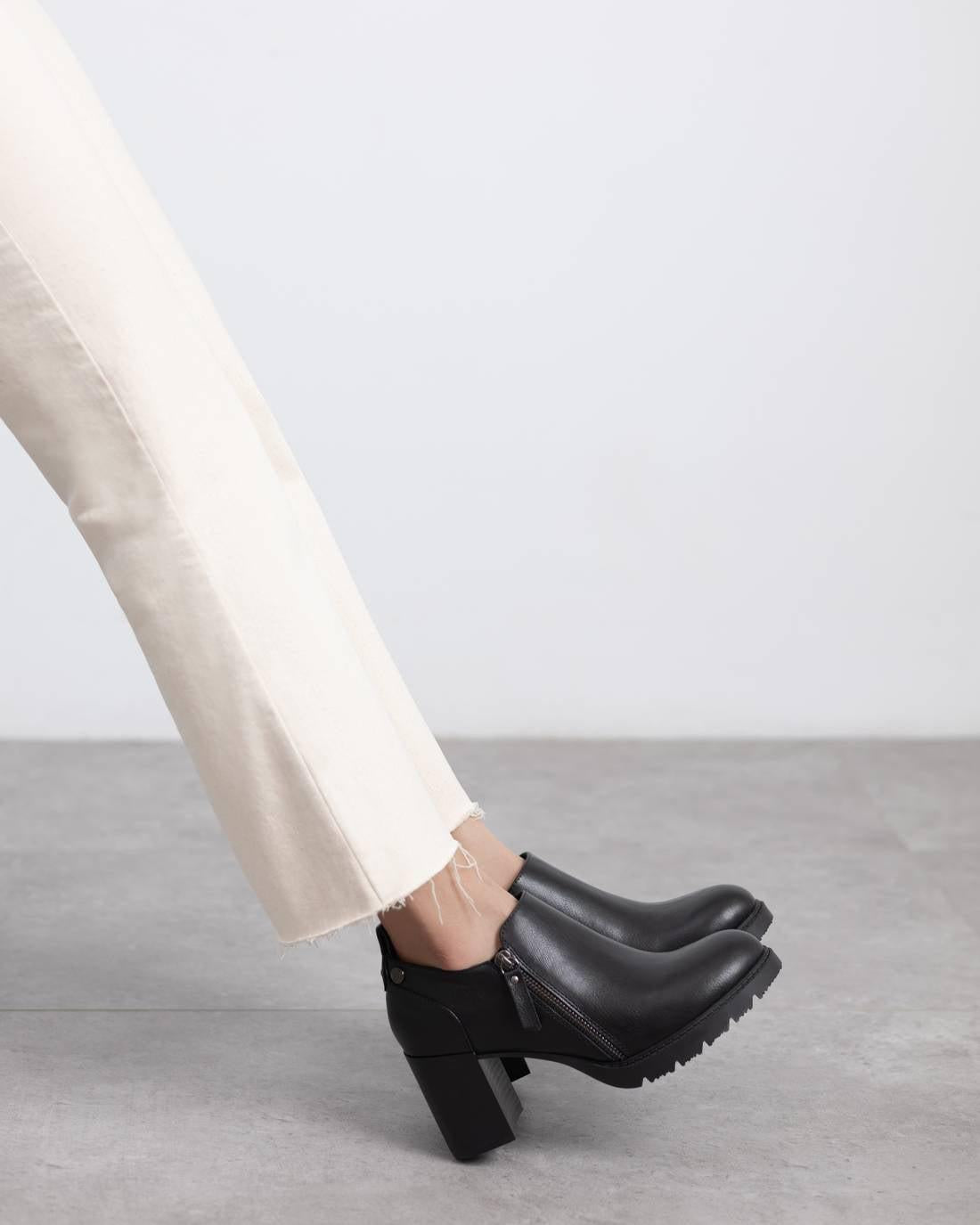 Zapato de mujer con tacón Xti 14430101