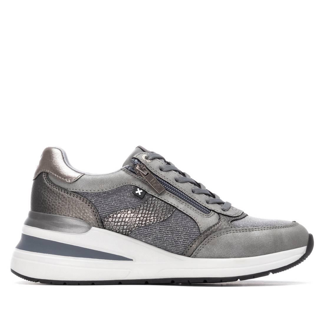Zapatilla de mujer con cuña Xti 14462901