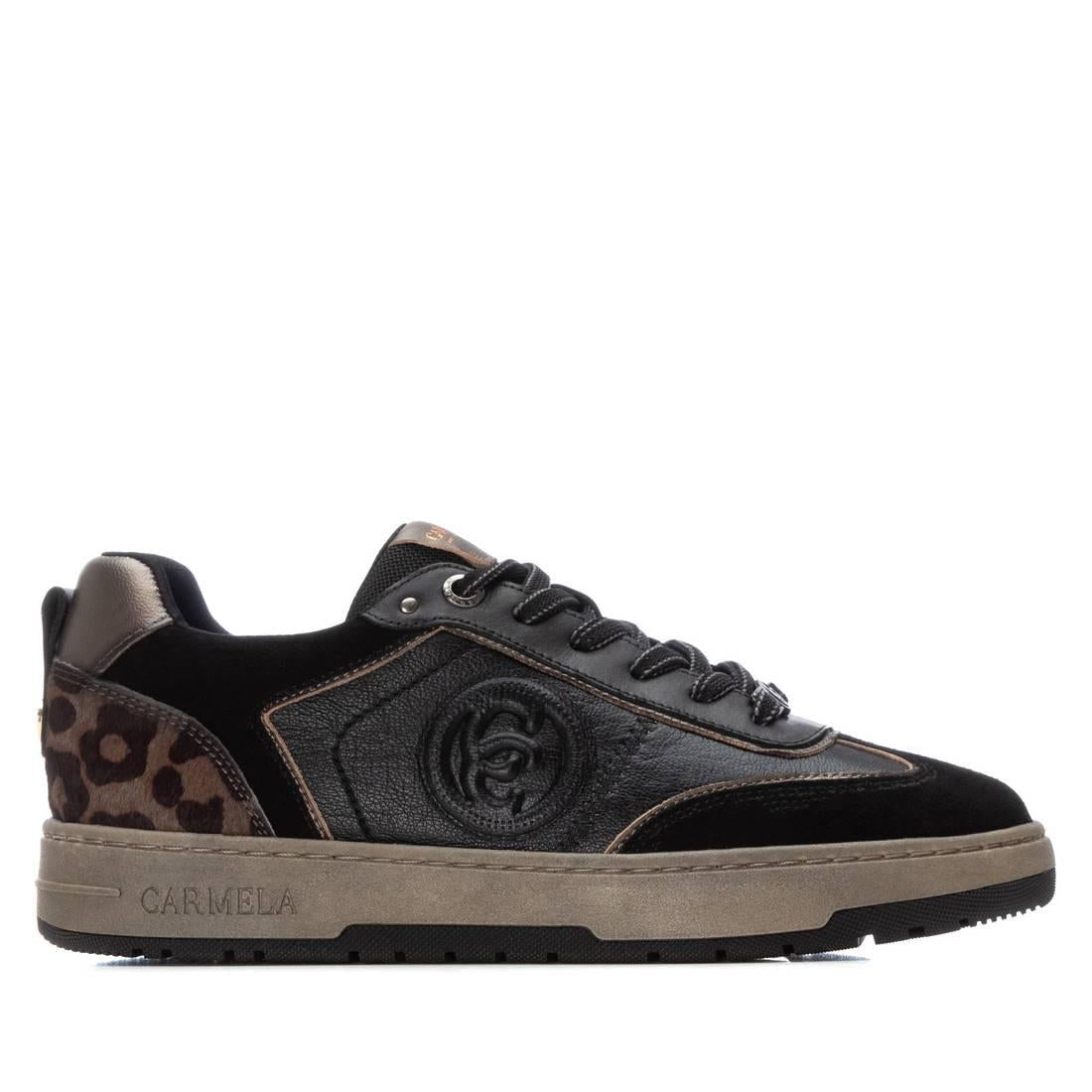 Zapatilla de mujer plano Carmela 16250401