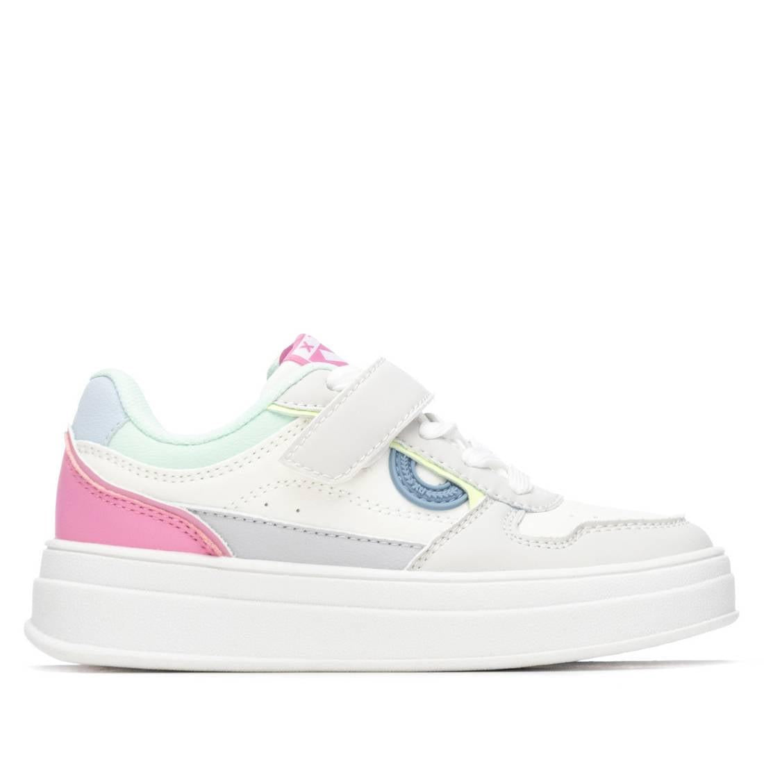 Zapatilla de niña plano Xti kids 15300101