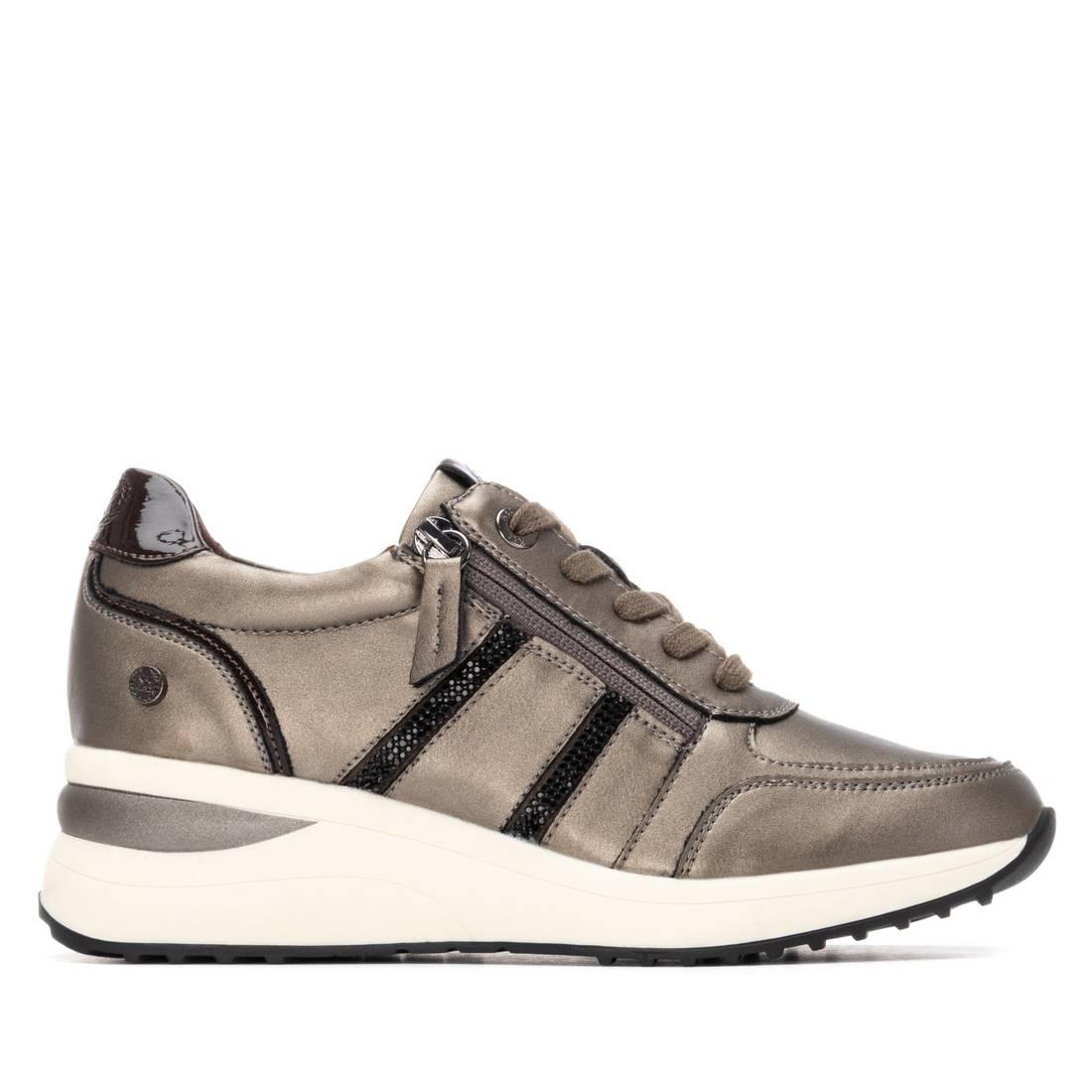 Zapatilla de mujer con cuña Xti 14440703