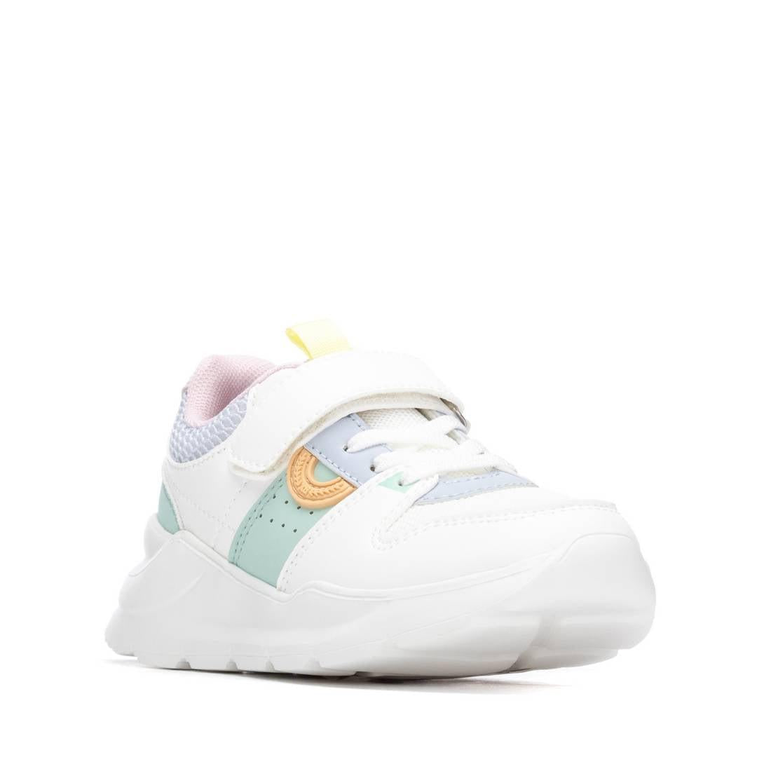 Zapatilla de niña plano Xti kids 15300904
