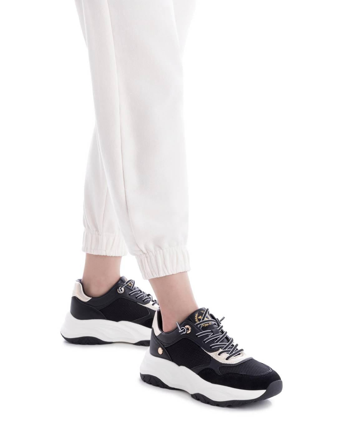 Zapatilla de mujer plano Xti 14417802