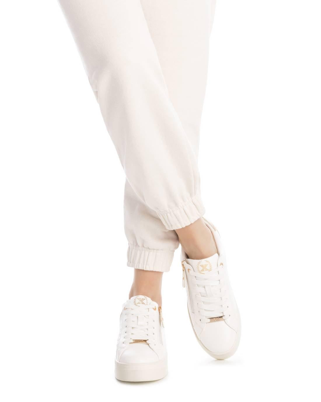 Zapatilla de mujer plano Xti 14437103