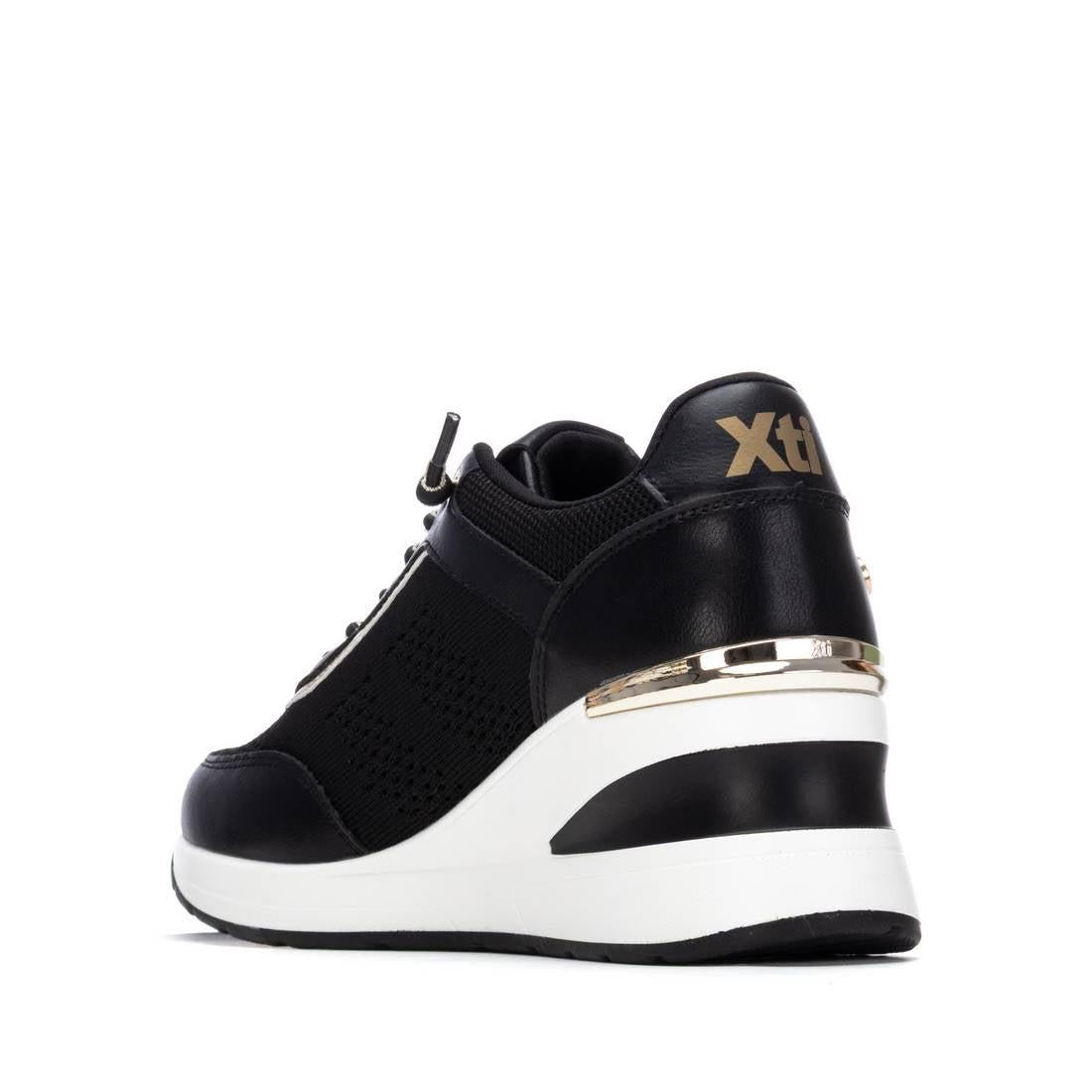 Zapatilla de mujer con cuña Xti 14544702