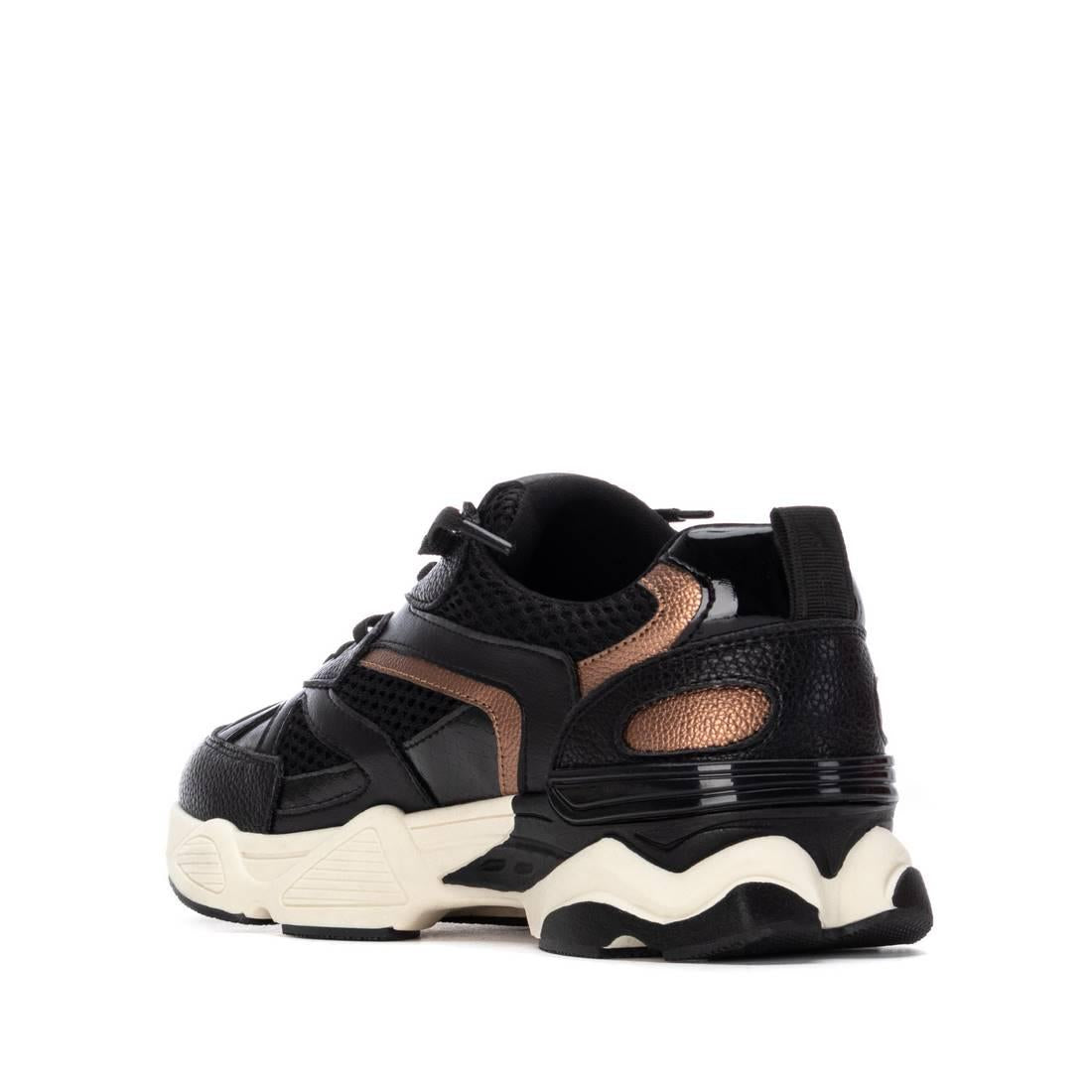 Zapatilla de mujer plano Xti 14465301