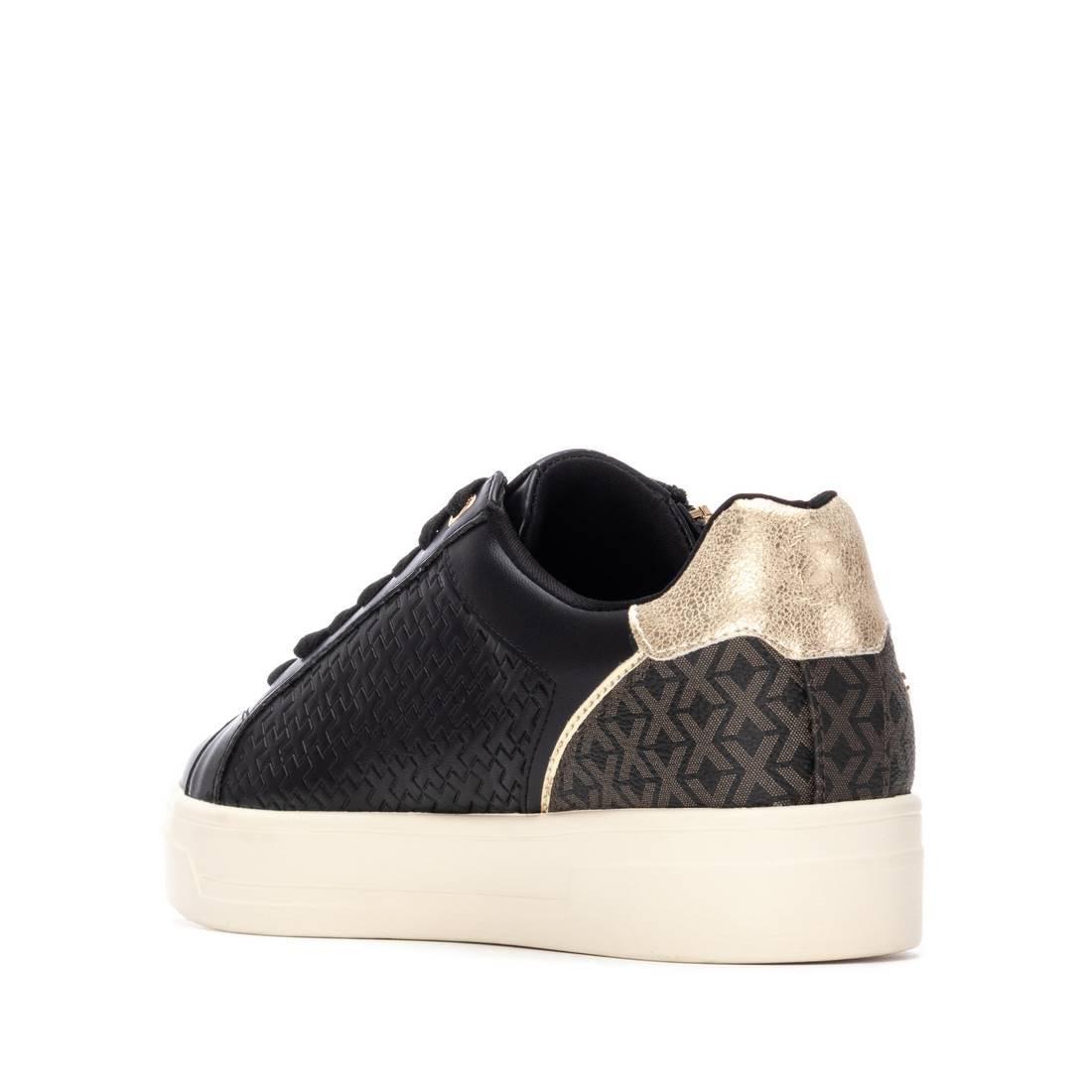 Zapatilla de mujer plano Xti 14437102
