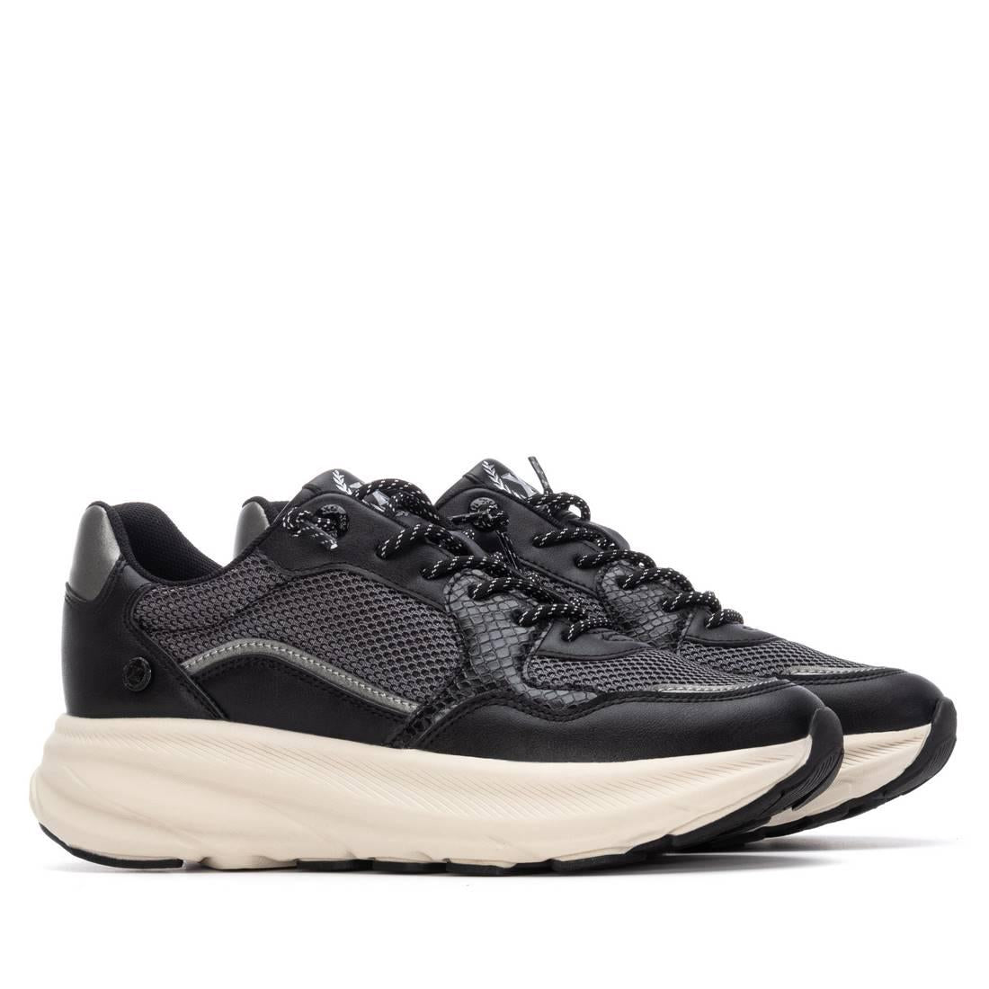 Zapatilla de mujer plano Xti 14468602