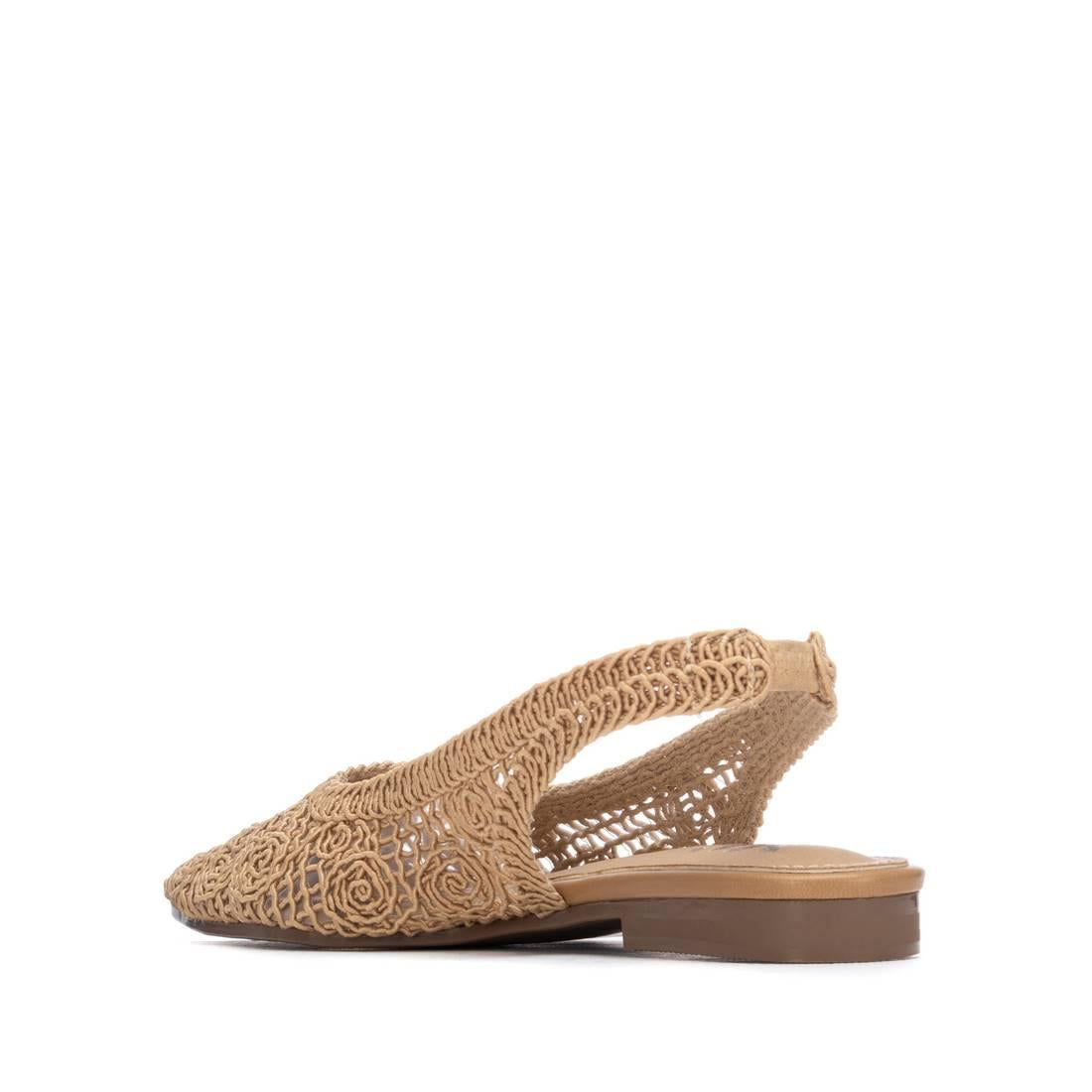Zapato de mujer plano Xti 14512403