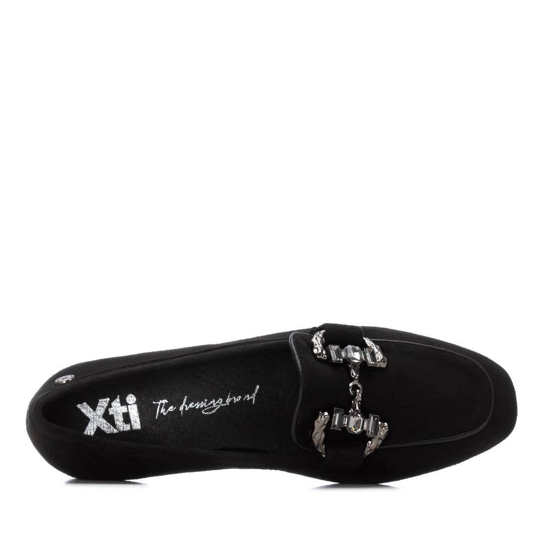 Zapato de mujer plano Xti 14425002